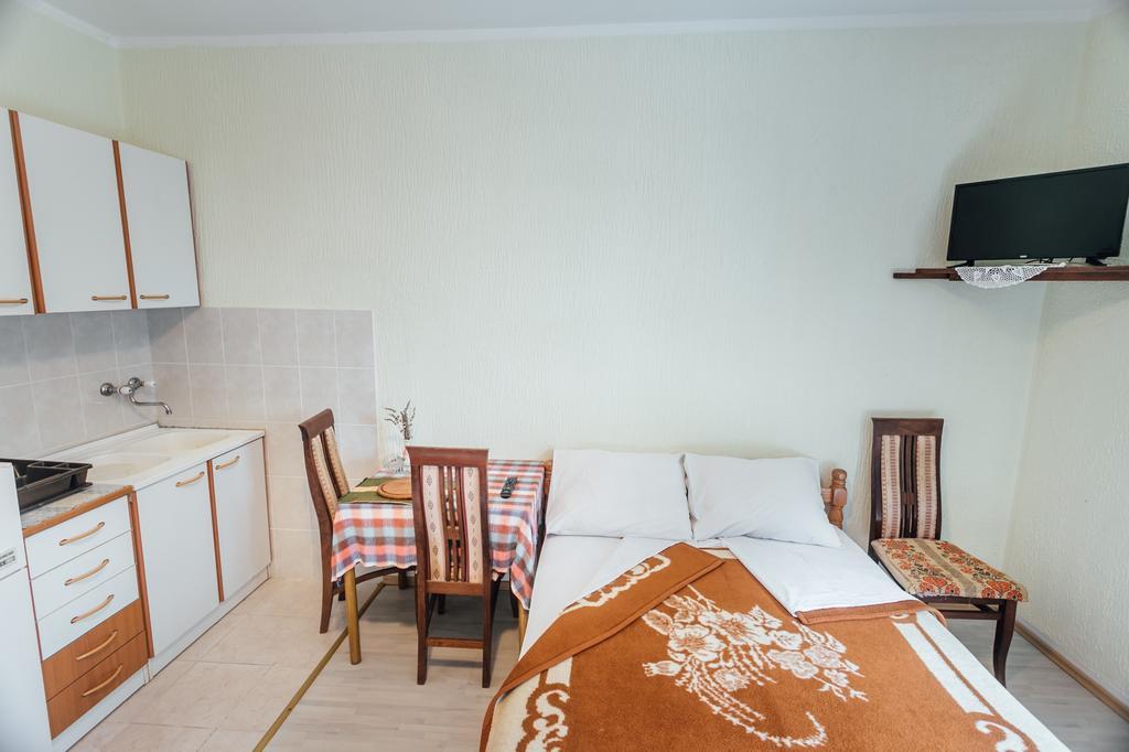Guest House Bajceta ヘルツェグ・ノヴィ エクステリア 写真